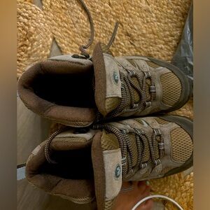 merell hiking boots size 8